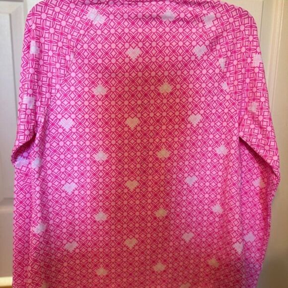 Lilly Pulitzer UPF 50+ Popover in Passion Fruit Pink Fluttering Hearts Size S - Picture 2 of 2